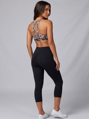 Lululemon Slide With Me Bra Black & White Strappy Back Sports Bra Athletic Crop